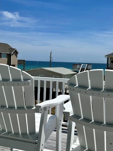 Ocean view, pet friendly home only steps from the beach w/EV charger Swimming Pool and hot tub
