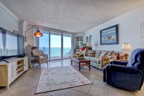Smart TV, DVD player, books - Oceanfront Point Unit (North Topsail Beach)