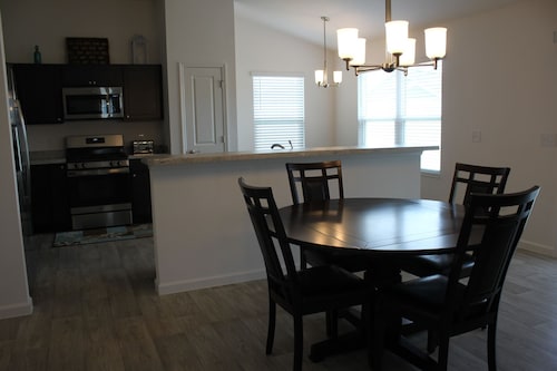 Modern & Serene Oasis ~ 5★ Location ~ Amazing Home