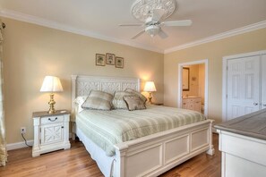 5 bedrooms, iron/ironing board, free WiFi, bed sheets - Spacious 5BR home in Oceanview, Oak Island, perfect for family getaways. (Oak Island)