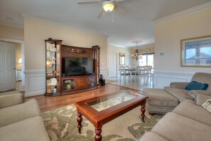 Smart TV, books - Spacious 5BR home in Oceanview, Oak Island, perfect for family getaways. (Oak Island)