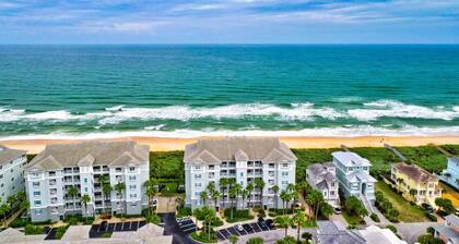 Luxurious Direct Ocean Front Corner Unit, 2000+ SF, Pool/Hot Tub, Pet Friendly!