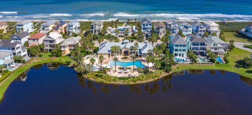 Luxurious Direct Ocean Front Corner Unit, 2000+ SF, Pool/Hot Tub, Pet Friendly!