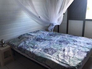4 bedrooms, iron/ironing board, travel crib, free WiFi