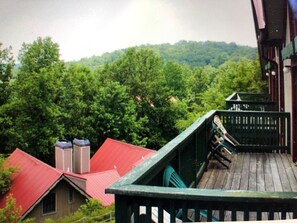 Property grounds - Nestled in the beautiful foothills of the Blue Ridge Mountains (Helen)