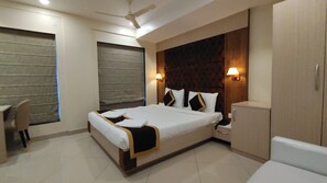 Luxury Double Room | Laptop workspace, free WiFi, bed sheets - The Panash Hotel & Banquets (Kolkata)