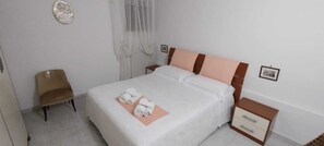 3 bedrooms, travel cot, free WiFi, bed sheets