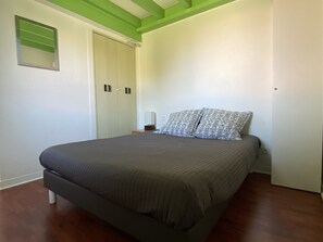 2 bedrooms