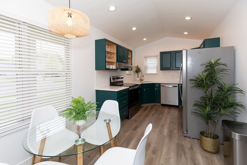 Fall Dates! Vacay All Day - Close to CP, Sports Force, Islands