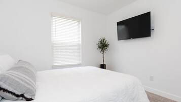 3 bedrooms, iron/ironing board, free WiFi, bed sheets