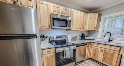 Charming condo w/Stunning Mountain Views near Downtown WJ