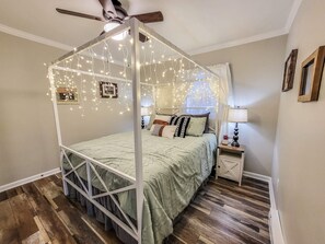 2 chambres, fer et planche à repasser, Wi-Fi gratuit, draps fournis