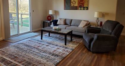 Relaxing Home 7 miles to Downtown and Purdue