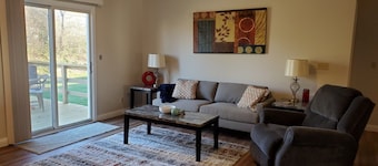 Relaxing Home 7 miles to Downtown and Purdue