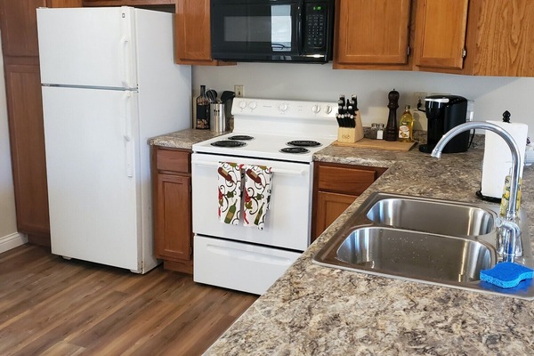 Frigorífic, microones, forn i placa de cuina