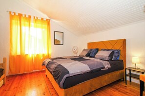 4 makuuhuonetta, silitysrauta/-lauta, Wi-Fi, vuodevaatteet