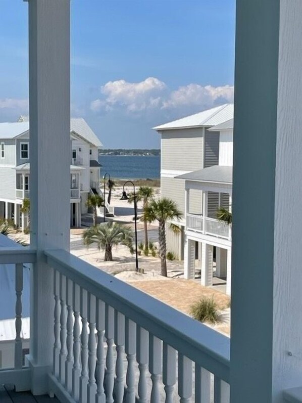 Maison, 4 chambres | Balcon