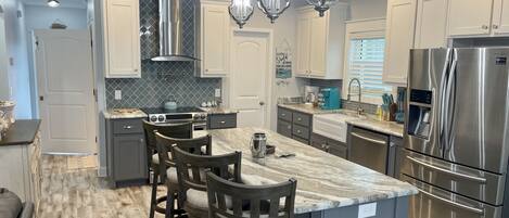 Huis, 4 slaapkamers | Privékeuken | Een koelkast, een oven, een koffiezetapparaat/waterkoker