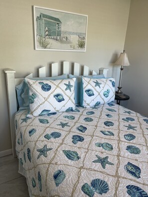 3 bedrooms, iron/ironing board, free WiFi - Coastal Retreat 3 Bedroom Home by RedAwning (Navarre)