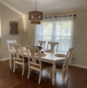 Dining - Coastal Retreat 3 Bedroom Home by RedAwning (Navarre)