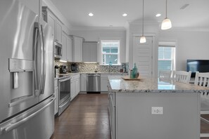 Private kitchen - Latitude Adjustment 4 Bedroom Home by RedAwning (Navarre)