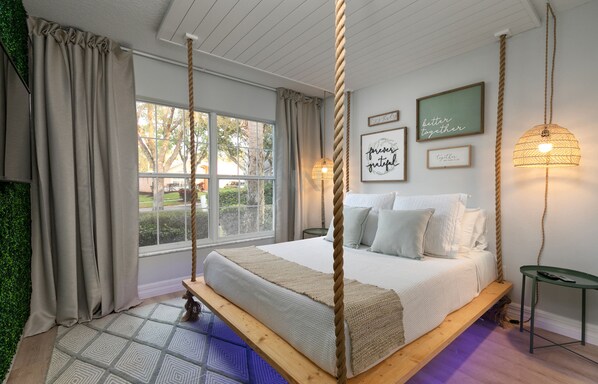 3 bedrooms, desk, iron/ironing board, travel crib