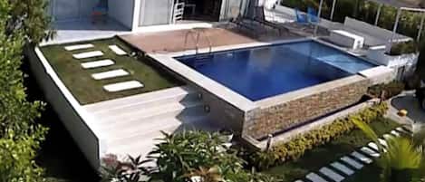 Piscine extérieure