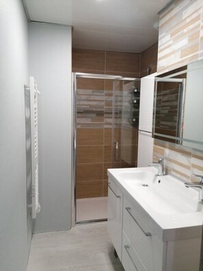 Shower - Apartment 8 people Centre Ville Historique La Rochelle (La Rochelle)