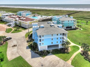 Quick access to the beach & Beach Club
~ Pointe West Vacation ~