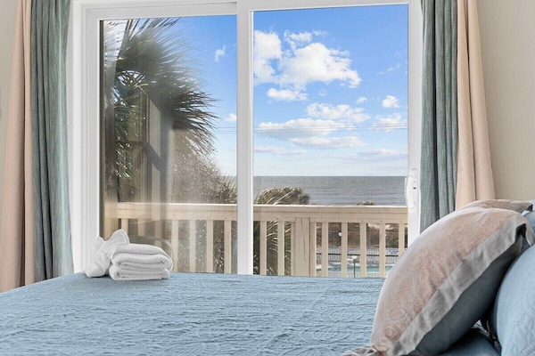 8 slaapkamers, een strijkplank/strijkijzer, wifi, beddengoed