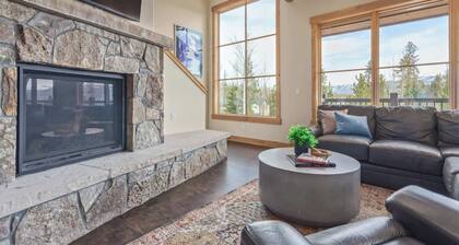 Incredible 4BR Tranquil Setting & Space to Spare!