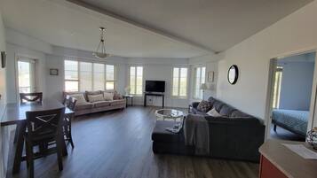 Télévision, Netflix, services de streaming, chaßne hi-fi