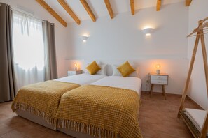 Camera Deluxe | Minibar, culle/letti per bambini (gratuiti), Wi-Fi gratuito, lenzuola