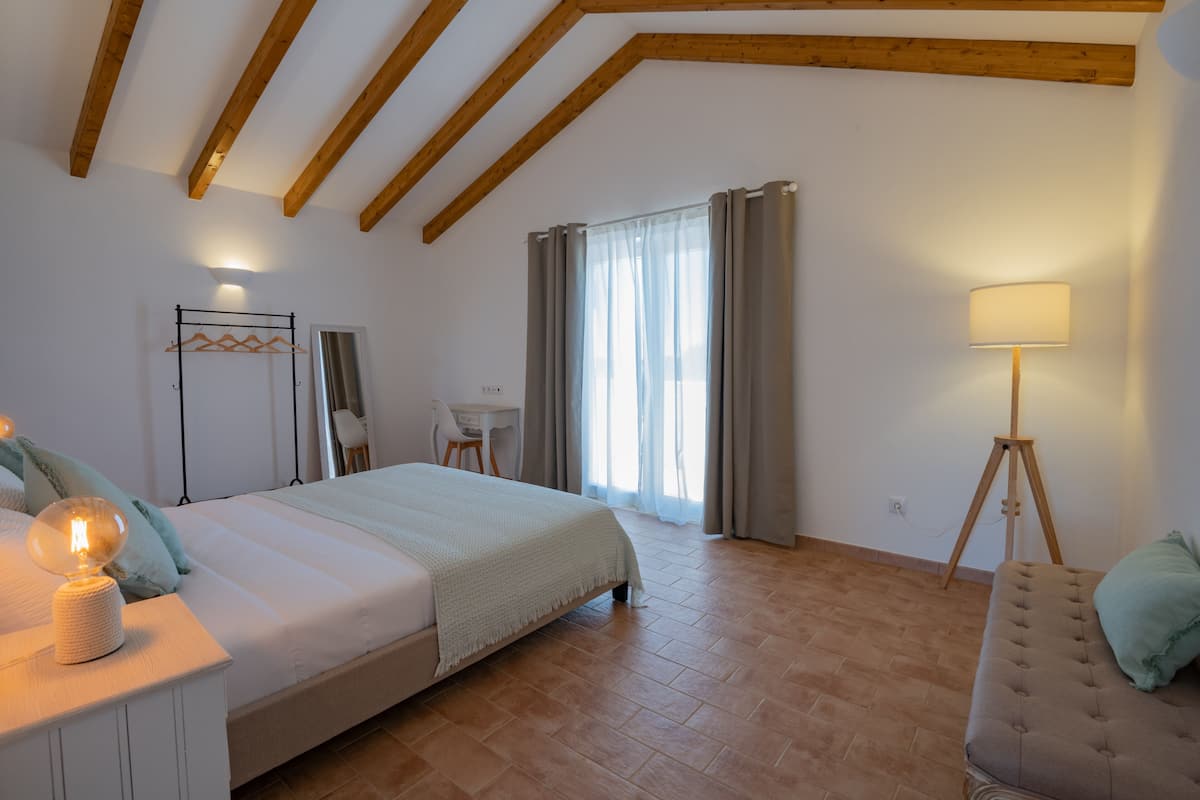 Minibar, free cots/infant beds, free WiFi, bed sheets