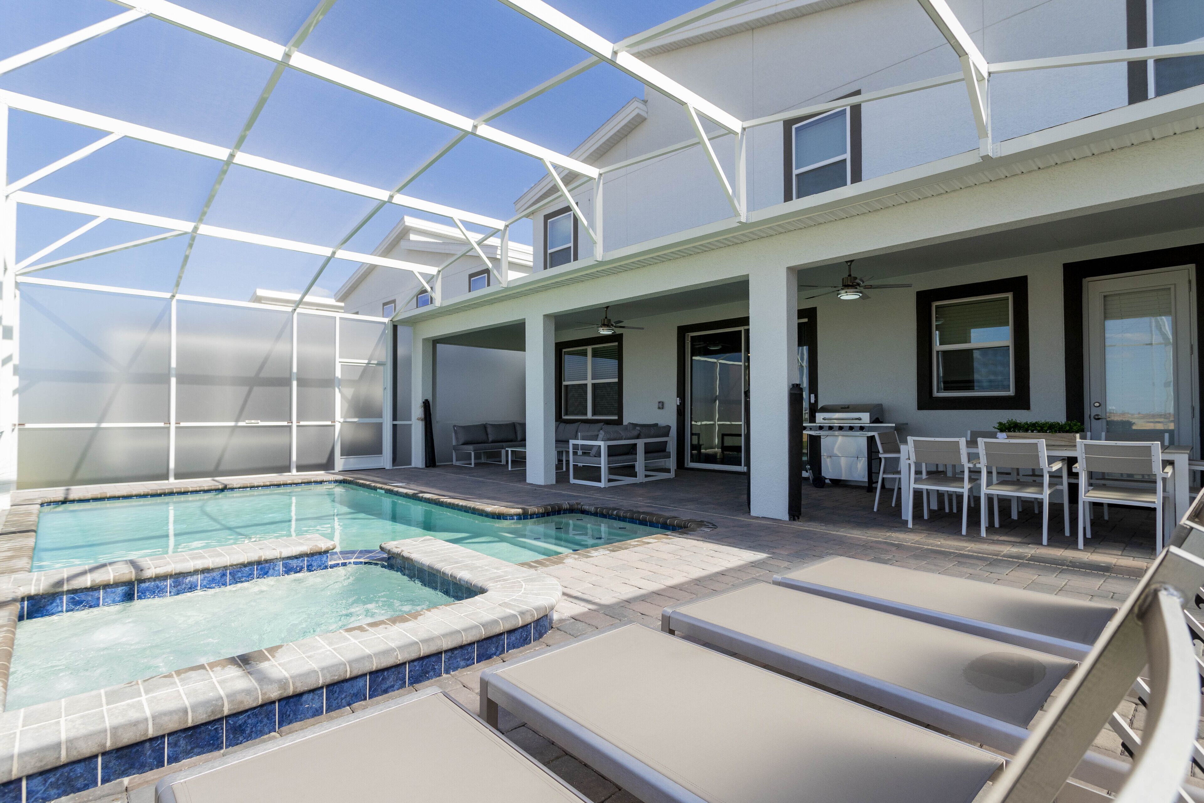 Unique High-end Luxury 8BR Villa- Pool w/ Privacy, High Speed WiFi, Game Room -Champions Gate 9332SH