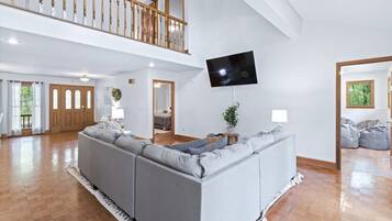 TV, fireplace, offices