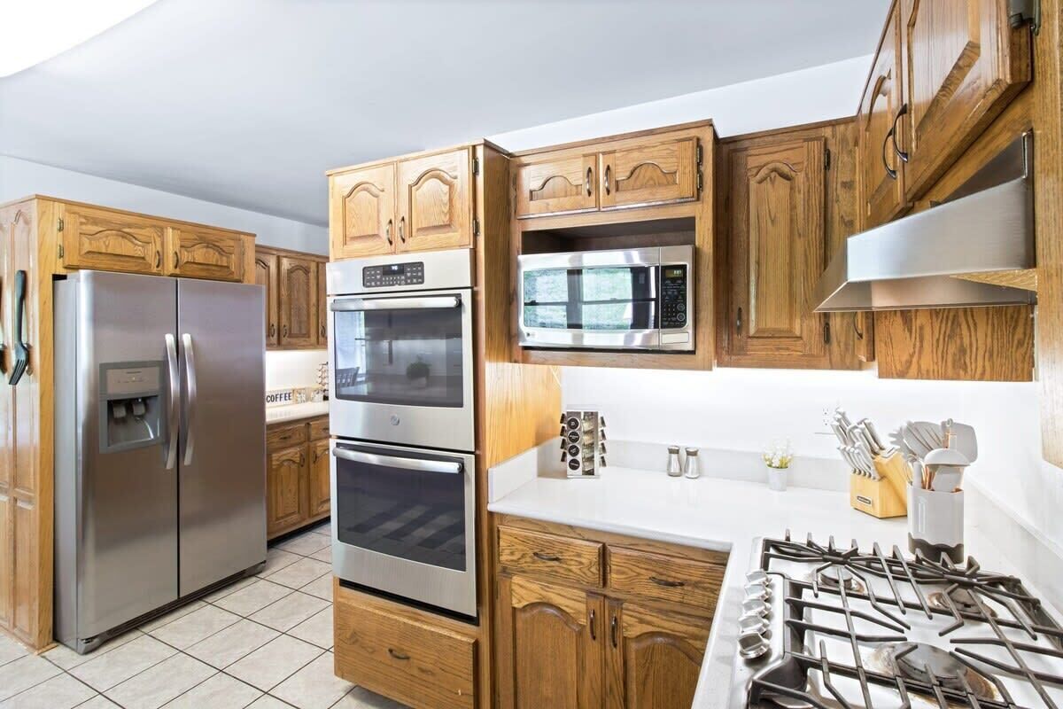 雪櫃、微波爐、焗爐、爐具