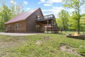 Exterior - Wooded Retreat with game area and hot tub! (Rising Fawn)