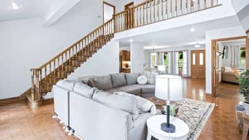 電視、壁爐、 辦公室