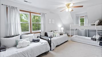 5 habitaciones, escritorio, cuna de viaje y wifi