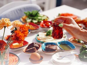 Breakfast area - Saklı Konak Bozcaada (Bozcaada)