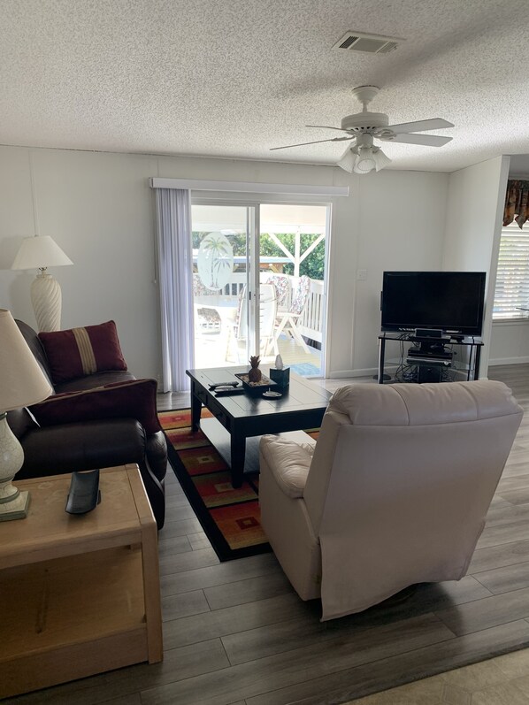 Smart TV, fireplace, printers