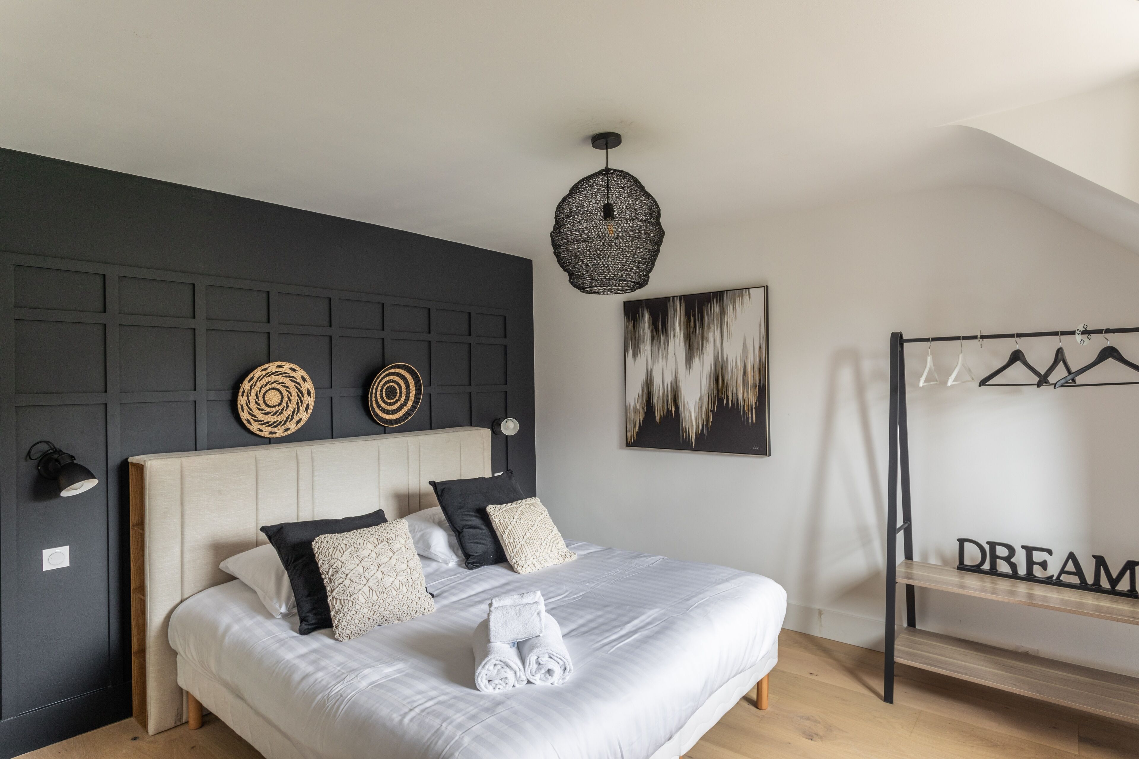 6 多间卧室、熨斗/熨衣板、免费 WiFi、床单