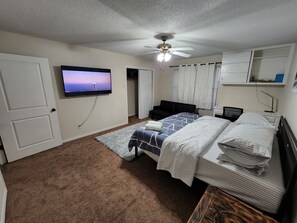 4 soveværelser, skrivebord, strygejern/strygebræt, gratis Wi-Fi