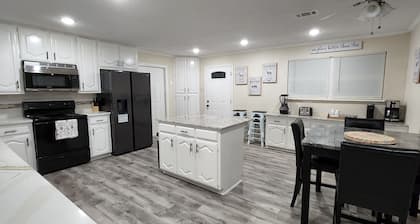 Ranch at Lake Ray Roberts - 10 Acres walk to lake 4 Bed 2 Bath