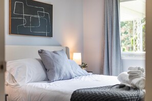 4 bedrooms, desk, iron/ironing board, WiFi - Spacious, Elegant Home w/ Cozy Backyard! (Troy)