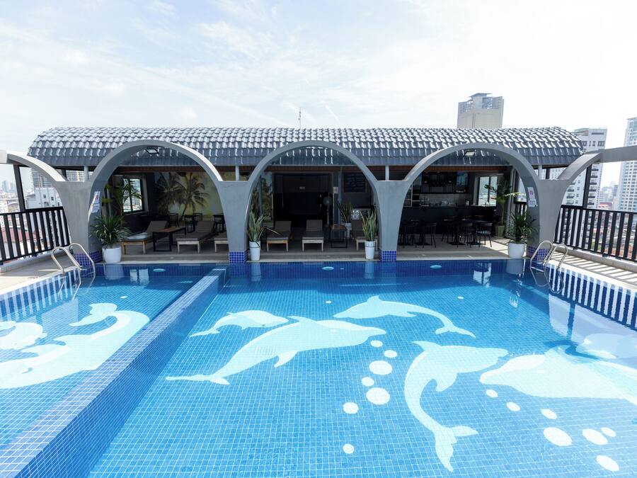 Indoor pool, outdoor pool