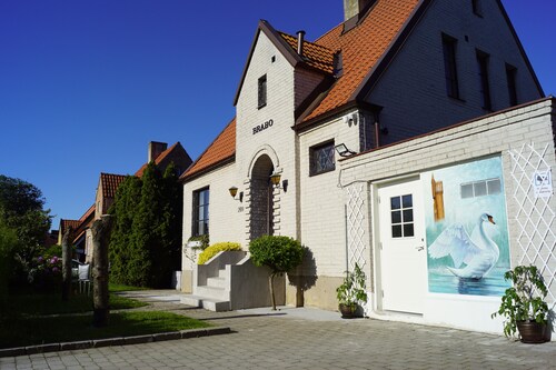 Cozy home that is close to the amusement park and the beach