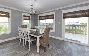 Dining - Waterfront Oasis- Perfect for TWO families!!! (Rockport)