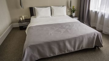 Tweepersoonskamer, 1 tweepersoonsbed | Een kluis op de kamer, verduisterende gordijnen, gratis wifi, beddengoed